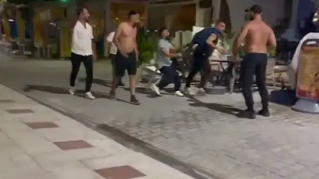 Esnafı silahlı vuran şahsı, vatandaşlar yakalayıp darbetti