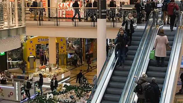 Esnaftan AVM'lere saat tepkisi