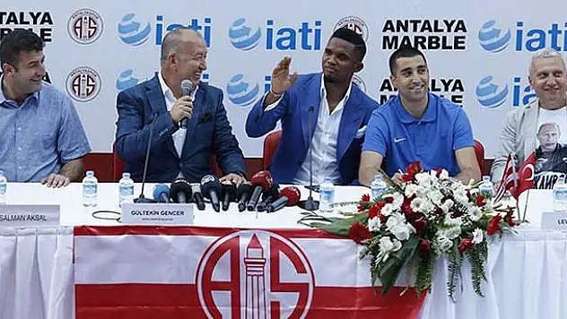 Eto'o Antalyaspor'a imzayı attı