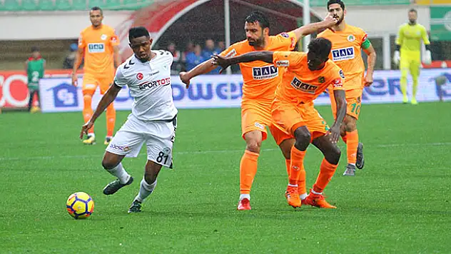 Eto'o görüşme odasına