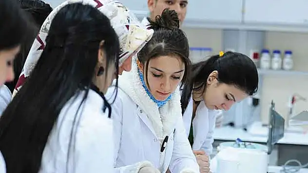 ETÜ Öğrenci Toplulukları, ÜNİDES'ten 7 proje için destek almaya hak kazandı