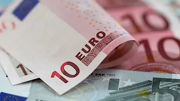 Euro tüm zamanların rekorunu kırdı