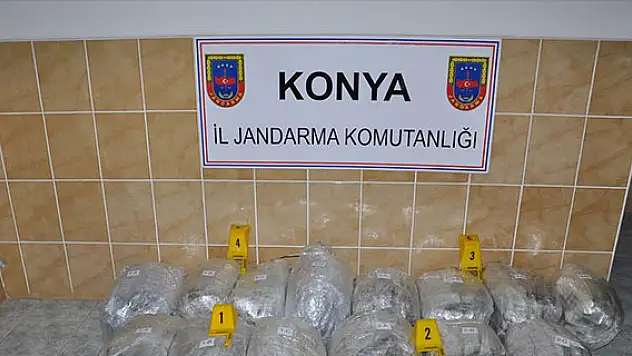 Ev eşyası taşınan tırdan 67 kilo esrar çıktı