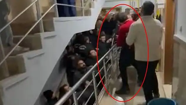 Ev sahibini dışarı atıp, kapıyı kilitleyen hırsızlık şüphelisi çilingir yardımıyla gözaltına alındı
