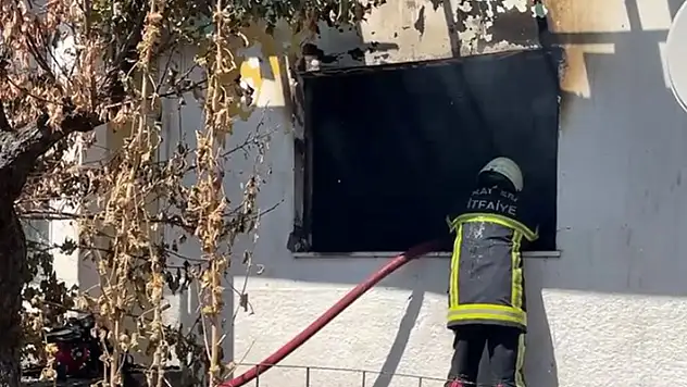 Ev sahibiyle tartışan kiracı evi yaktı