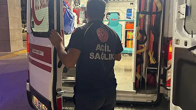 Evde baygın bulunan kız çocuğu yaşam mücadelesi veriyor