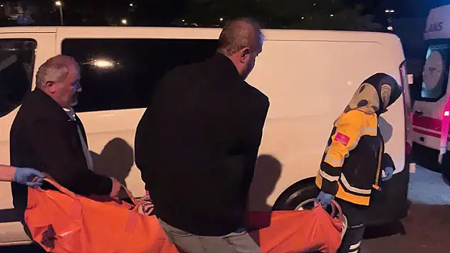 Evdeki eğlence kanlı bitti: Silahla kendini vuran genç öldü, arkadaşı ağır yaralandı