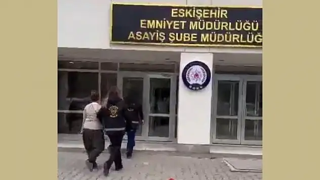 Evden 32 bin TL'lik hırsızlık yapan şahıslar yakalandı