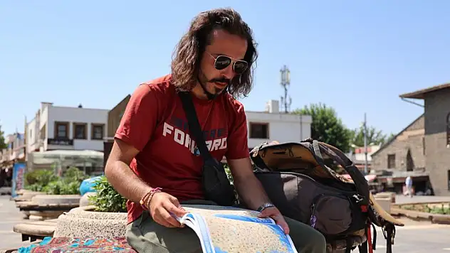 Evden kovulan tam zamanlı gezgin, 5 yılda 71 şehir 7 ülke gezdi

