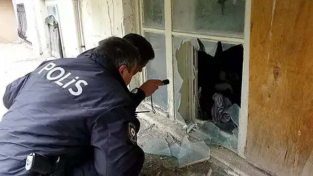 Eve giren ekipler şoke oldu! Tam 20 ton çöp çıkarıldı
