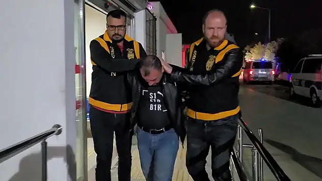 Evinde 36 bin uyuşturucu hapla yakalanan Suriyeli, gözaltına alındı
