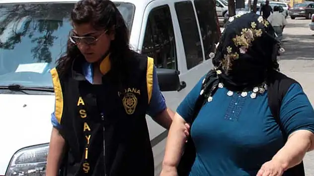 Evinde fuhuş yaptırıp 'fitre parası alıyorum' dedi
