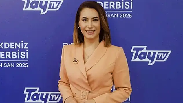 Evinde ölü bulunan yarış spikeri toprağa verildi