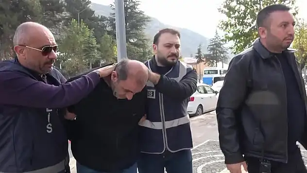 Evinde ölü bulunmuştu: Cinayeti 8 ay sonra DNA örneği aydınlattı