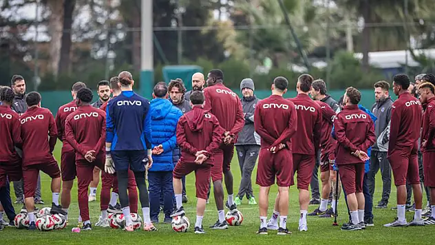 Evinde yenilmeyen Trabzonspor, namağlup Fenerbahçe'yi ağırlıyor
