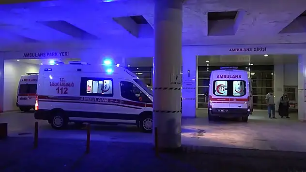 Evine başka bir erkek alan kadın, kocasına yakalandı: 1'i ağır 2 yaralı
