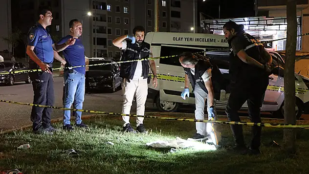 Evine giderken sokakta silahlı saldırıya uğrayan kişi öldü
