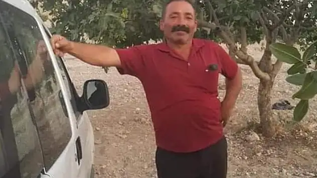Evinin penceresini değiştirmek isterken, 4'üncü kattan düşüp öldü

