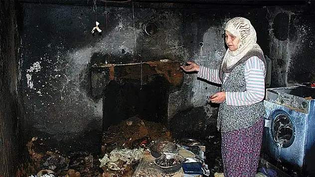 Evleri yanan yaşlı çift için kampanya başlattılar