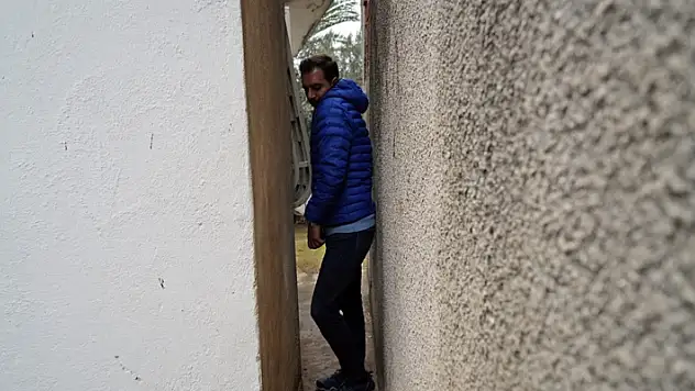 Evlerinden caddeye çıkabilmek için kilo almaya korkuyorlar!