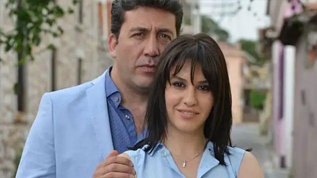 Evrim Alasya ve Emre Kınay aşk yaşıyor
