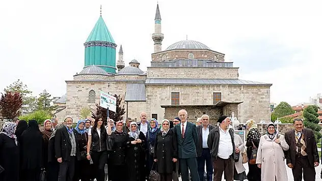 Eyüp Belediyesi'nden evli çiftlere Konya gezisi