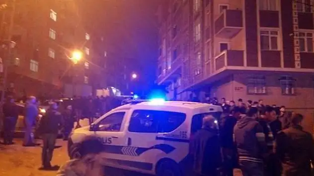 Eyüp'te kafeye silahlı saldırı: 4 yaralı