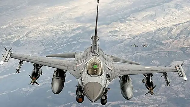 F-16'lar Suriye'de uçtu