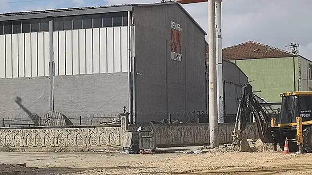 Fabrika çatısından düşen işçi, 3 gün sonra yaşam mücadelesini kaybetti
