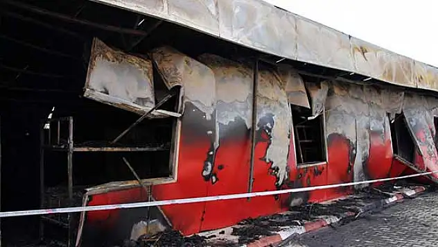 Fabrika yatakhanesinde yangın: 3 ölü, 6 yaralı