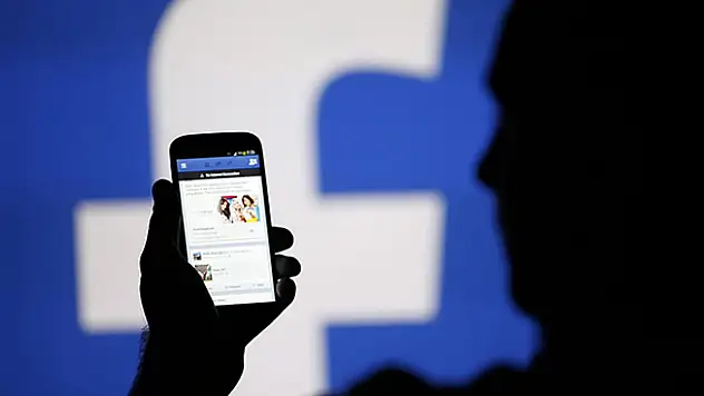 Facebook'a hükümetlerden gelen hesap bilgi talepleri arttı
