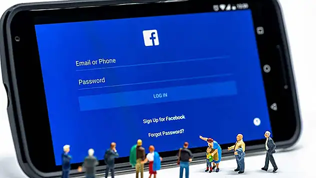 Facebook şifre dönemini kapatıyor!