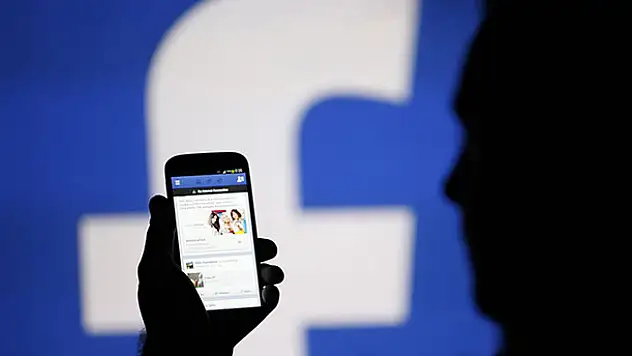 Facebook'ta 'canlı yayın' dönemi