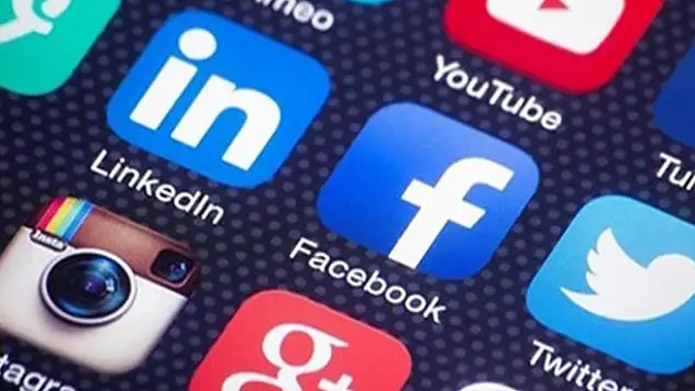 Facebook ve Twitter'a referandum uyarısı