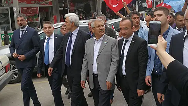 Fahrettin Yokuş seçim çalışmalarını sürdürüyor