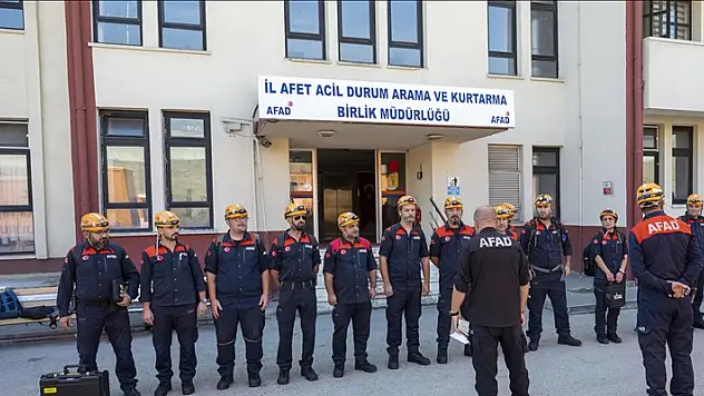 Fas için AFAD, Sağlık Bakanlığı UMKE, Türk Kızılay ve diğer STK'lardan 265 personel hazırlandı
