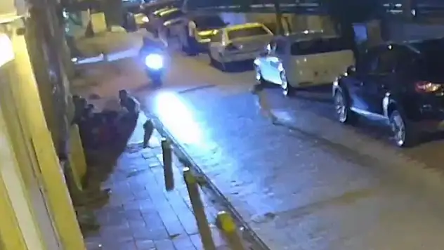 Fatih'te motosikletin çarptığı 2 yaşındaki çocuk öldü, sürücü kaçtı 