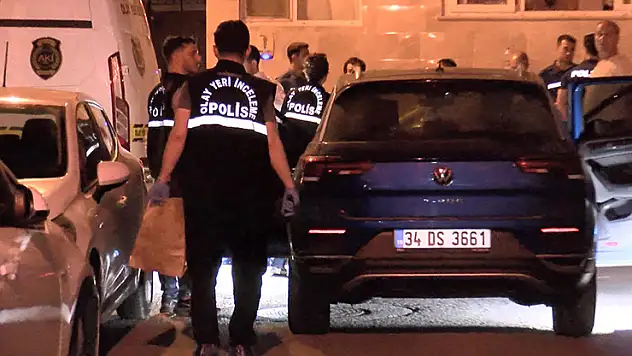 Fatih'te otomobilin içinde, yanındaki kişinin silahlı saldırısına uğrayan sürücü öldü