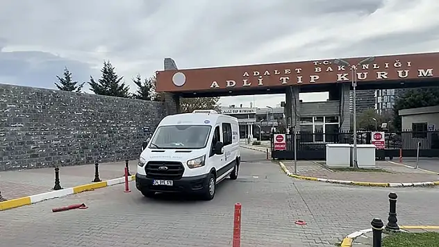 Fatih'te zehirlenme şüphesiyle tedavi gördüğü hastanede ölen Servet Böcek'in cenazesi teslim alındı