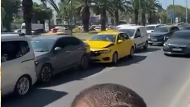 Fatih'te zincirleme kazayı muhabir gibi anlattı: O anlar kamerada