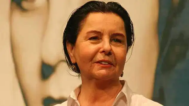 Fatma Girik, festivale katılan vatandaşları kahkahaya boğdu