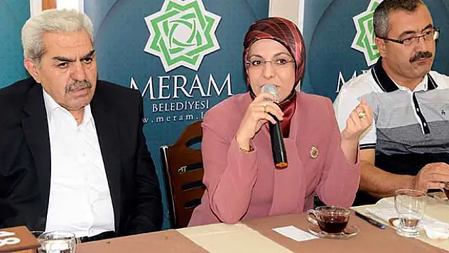 Fatma Toru Bedesten esnafıyla buluştu