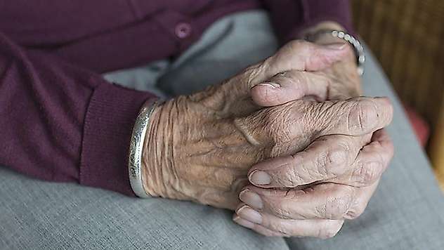 FDA, Alzheimer'ın ilerlemesini yavaşlattığı gözlenen ilaca tam onay verdi
