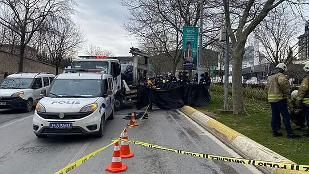Feci kaza! İstanbul Ataşehir'de beton mikseri mendil satan kadını kezdi
