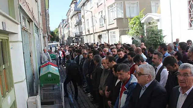 Feci kazada ölen 4 kişi Konya'da toprağa verildi!
