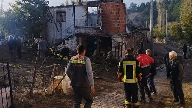 Feci ölüm! Yaşlı kadın alevler içerisinde kaldı 