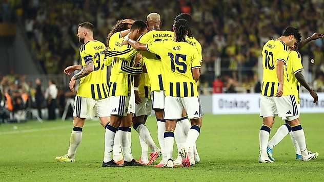 Fenerbahçe 2-0'la avantajı yakaladı