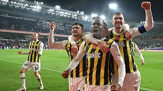 Fenerbahçe averajla haftayı liderlik koltuğunda kapattı
