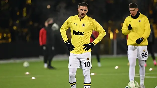 Fenerbahçe, Danimarka'da farklı yenildi, liderliği kaybetti

