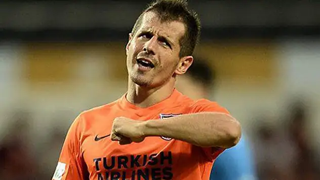 Fenerbahçe'de Emre sürprizi!